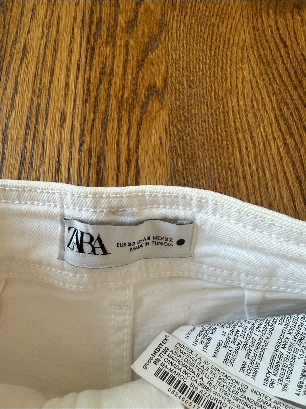 White Wide Leg Flare Jeans - Women - Picture 4 of 5